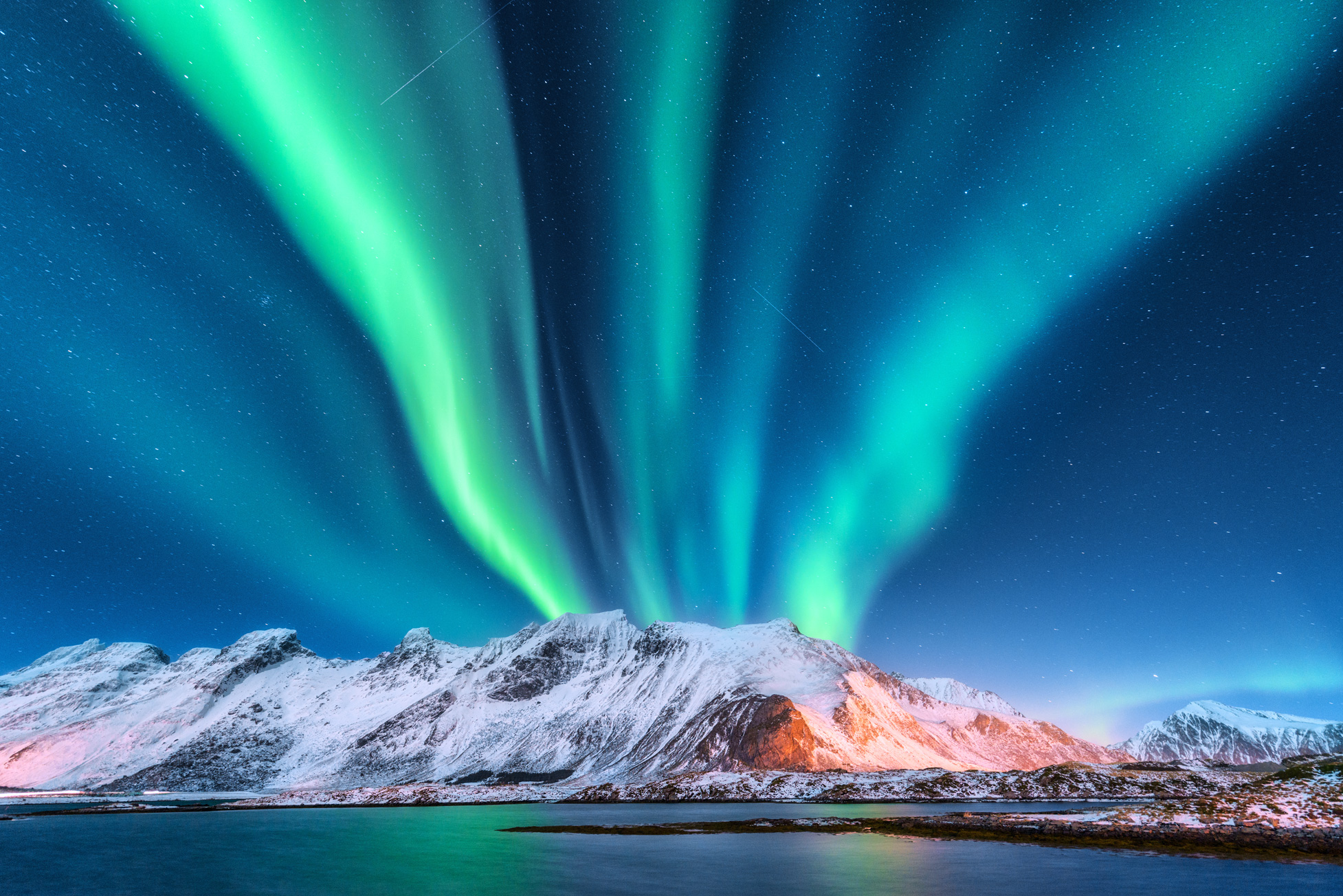 Aurora borealis, Northern Lights, Lofoten islands, Norway, Shutterstock Aurora borealis, Northern Lights, Lofoten islands, Norway, Shutterstock